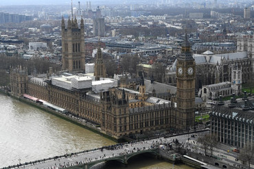 The Palace of Westminster, comprising the House of Commons and the House of Lords, which together make up the Houses of Parliament, are pictured on the banks of the River Thames alongside Westminster Bridge in central London on March 29, 2017.©  JUSTIN TALLIS / AFP